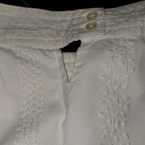Gap girls white embroidered shirt - Picture 3 of 5